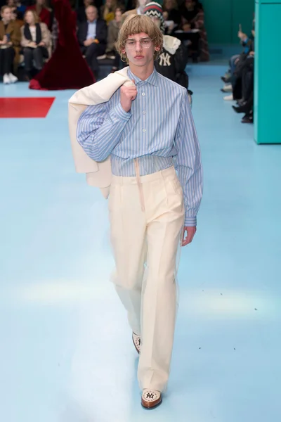 Look 34